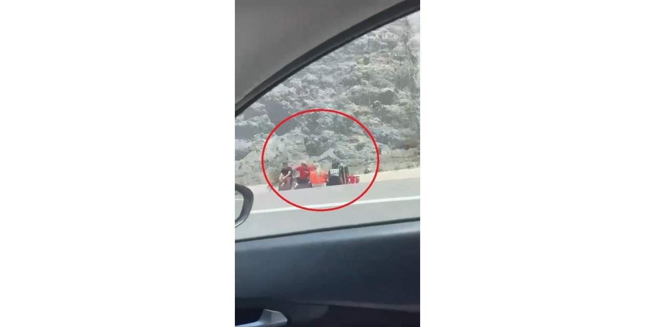 Seyir halindeki otomobil alev topuna döndü