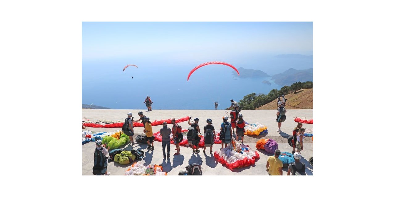 Fethiye, bayram tatilinde yamaç paraşütçülerinin gözdesi oldu