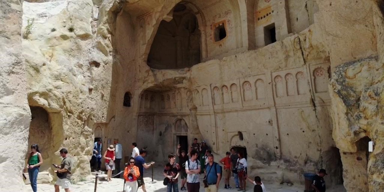 Kapadokya son bir ayda yarım milyon turist ağırladı