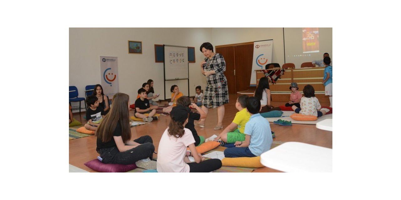 Çocuklar Türk dünyasının geleneksel oyunlarını Anadolu Üniversitesi’nde öğreniyor