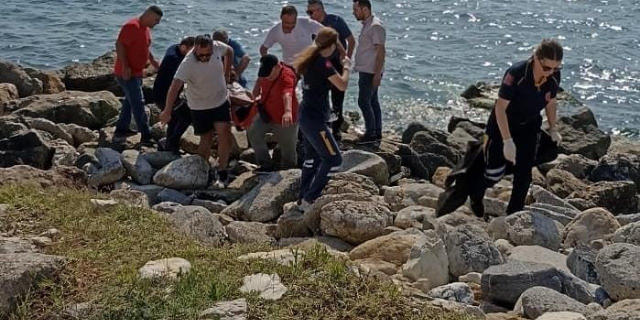 Kayalıklardan düşen adam boğulma tehlikesi geçirdi