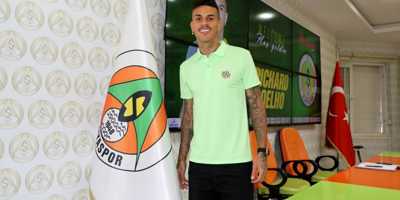 Brezilyalı orta saha Coelho, Alanyaspor’da