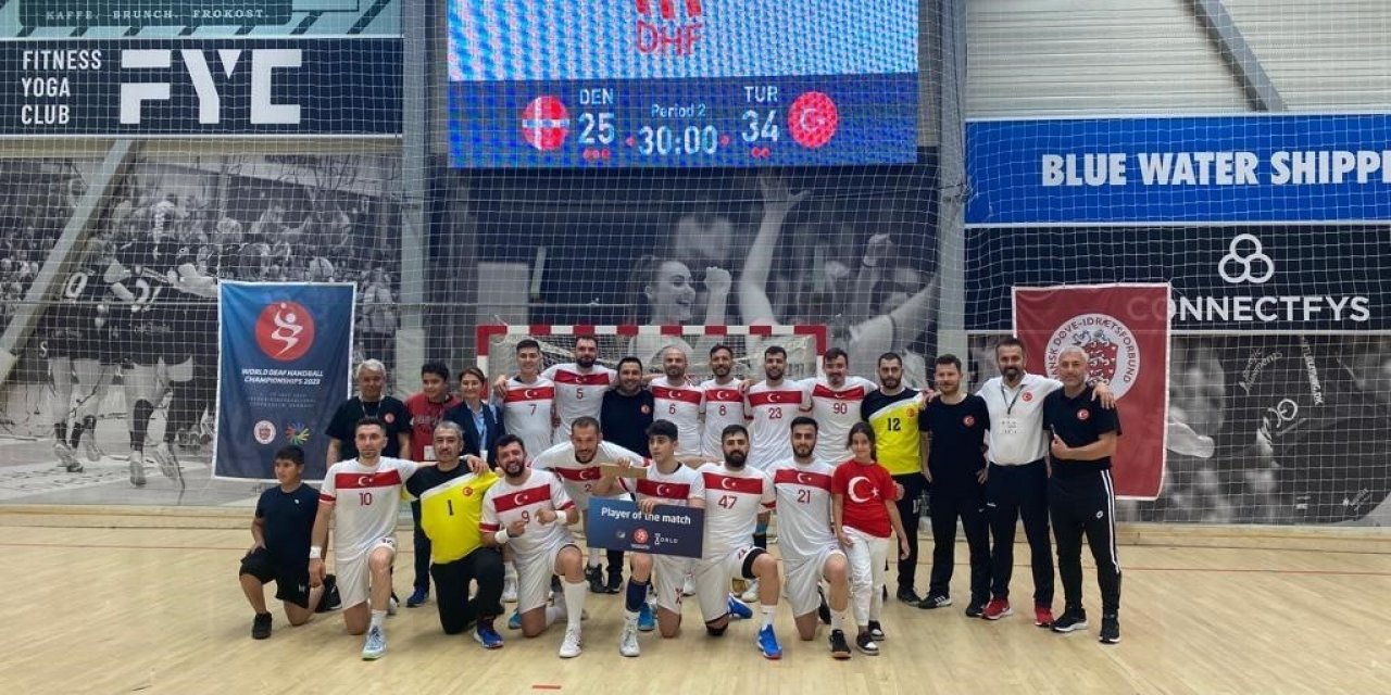Hentbolda milliler, Danimarka’yı 34-25 mağlup etti