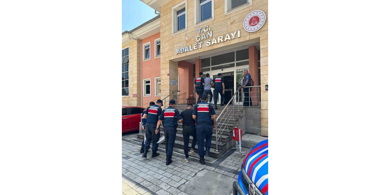 Çanakkale’de 1 milyon 700 bin TL değerinde yeraltı elektrik kablosunu çalan 2 hırsız tutuklandı