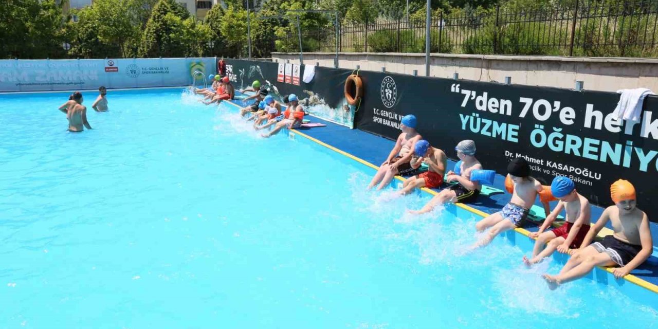 Derince’de yüzme bilmeyen kalmayacak