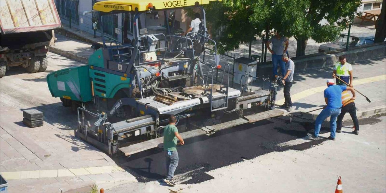 Amasya Belediyesi bozuk yolları asfaltlıyor