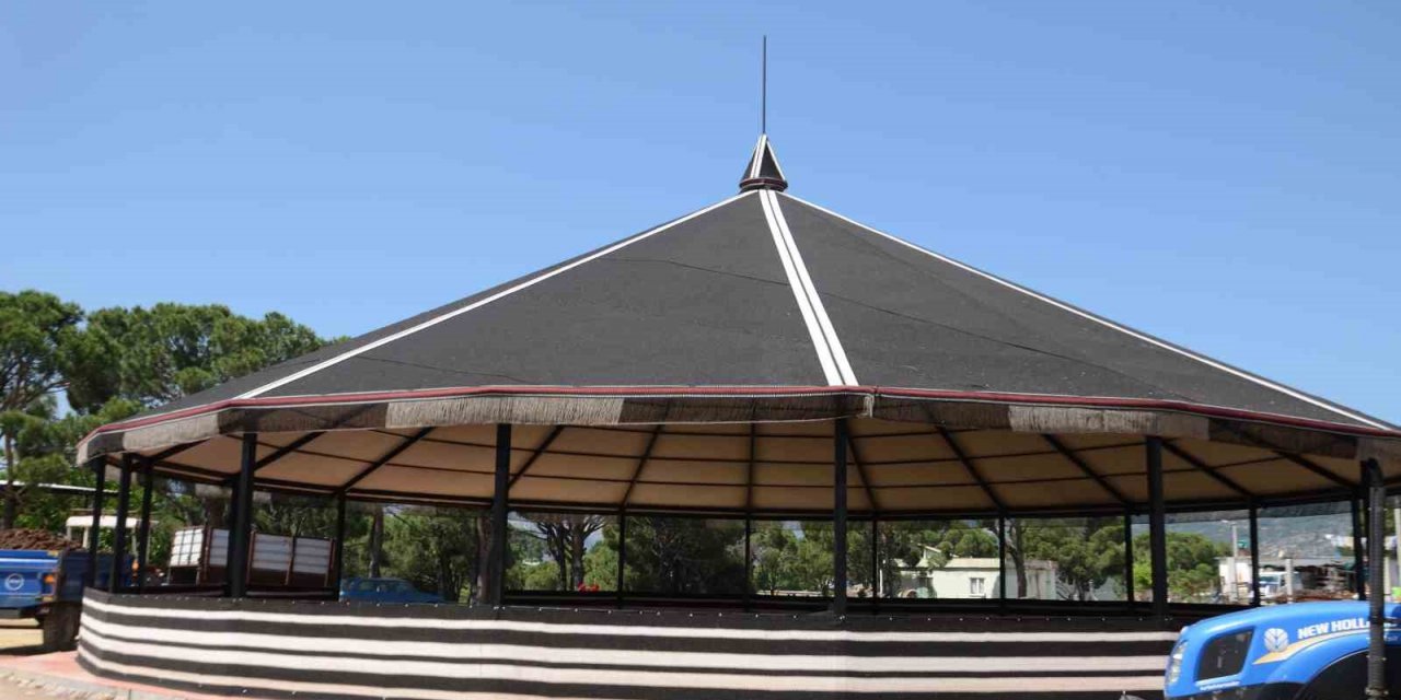 Kızılcabölük’e değer katacak sosyal tesis çalışmalar sürüyor