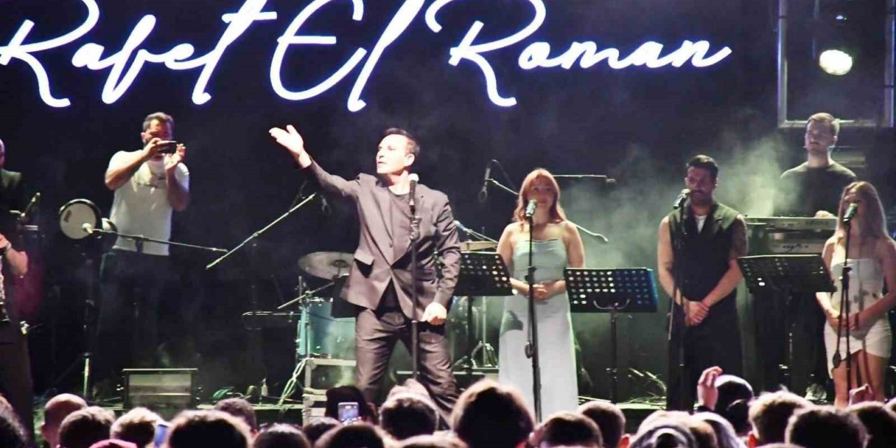 Emet Rafet El Roman ile coştu