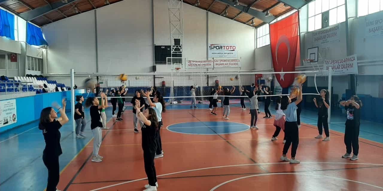 Gediz yaz spor okulları 950 öğrenci ile başladı
