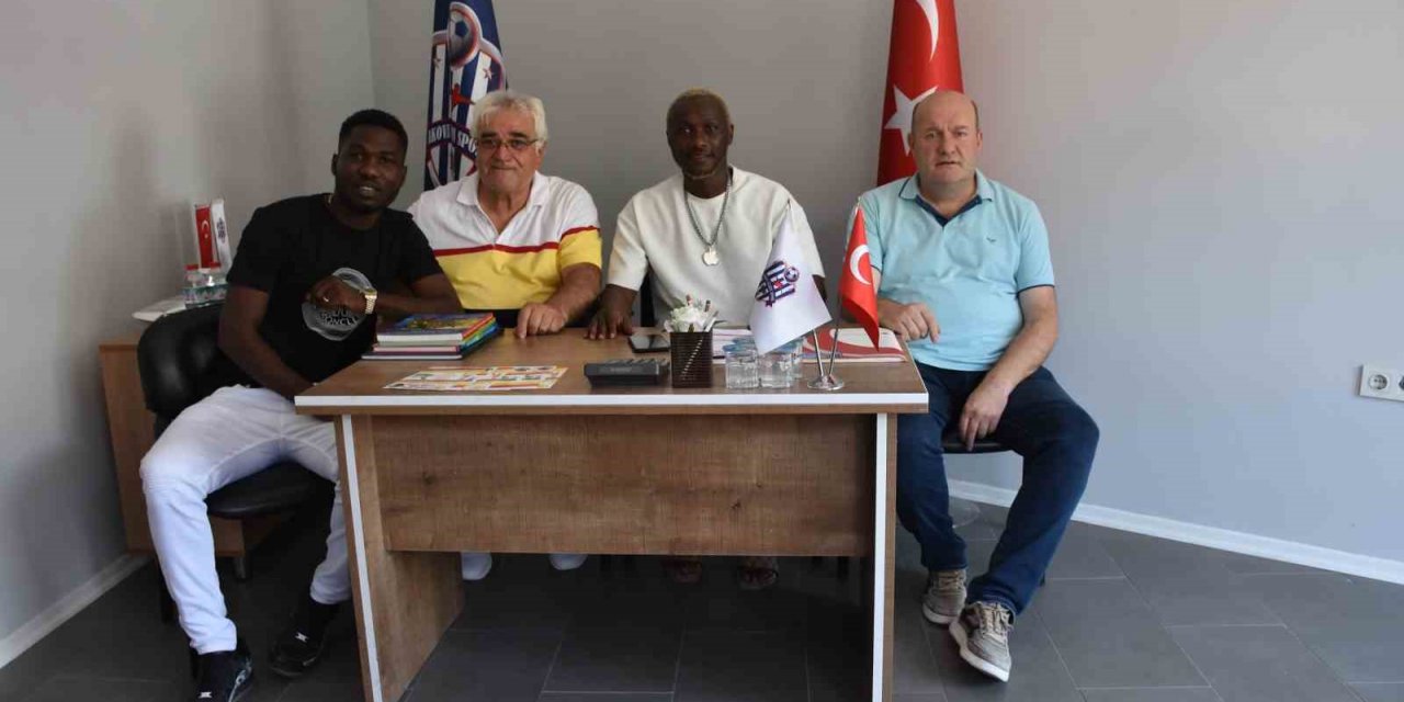 Ünlü futbolcu Yattara’dan Sakarya’ya futbol okulu