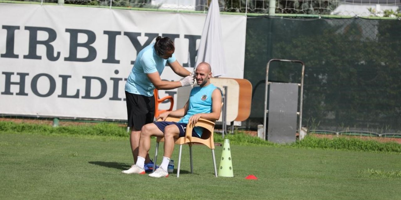 Alanyaspor’lu futbolcular laktat testinden geçti