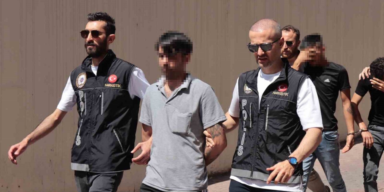 Kayseri’de 2 farklı uyuşturucu operasyonu: 5 gözaltı