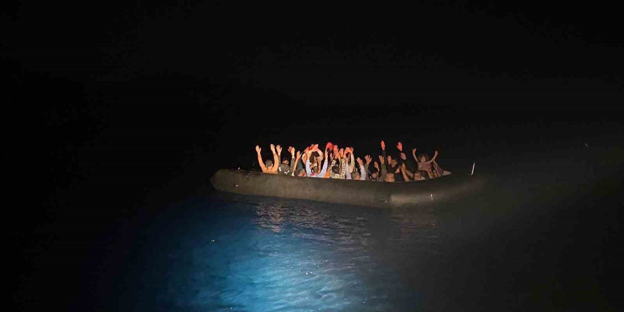 Datça’da 30 göçmen yakalandı