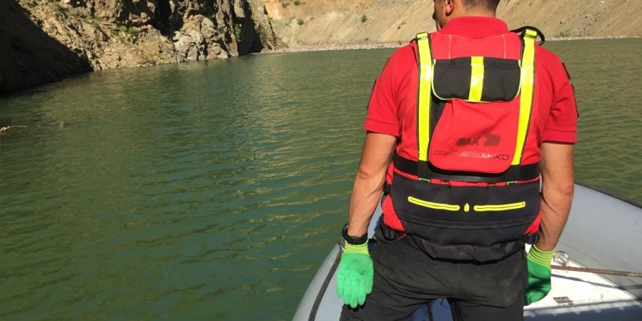 Artvin’de kayıp kamyonet sürücüsü 44 gündür aranıyor