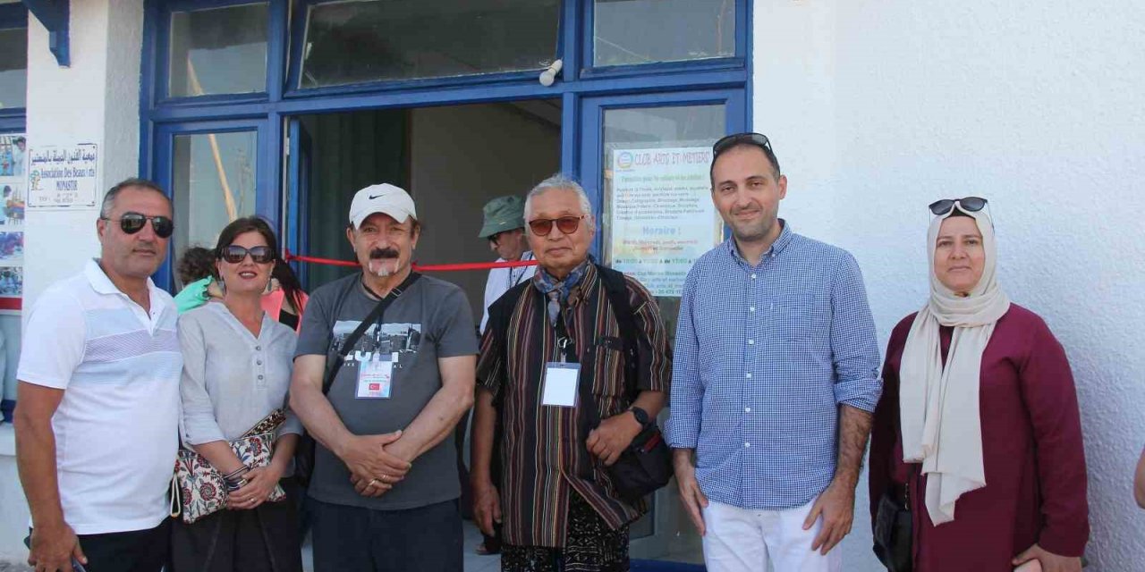 Güzel Sanatlar Fakültesi Dekanı 23. Yurt Dışı Kişisel sergisini açtı