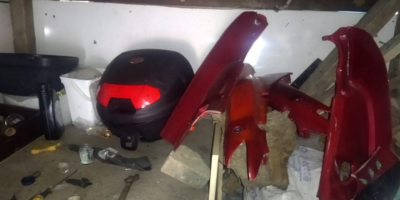 Çalınan motosikletini arkadaşlarıyla buldu