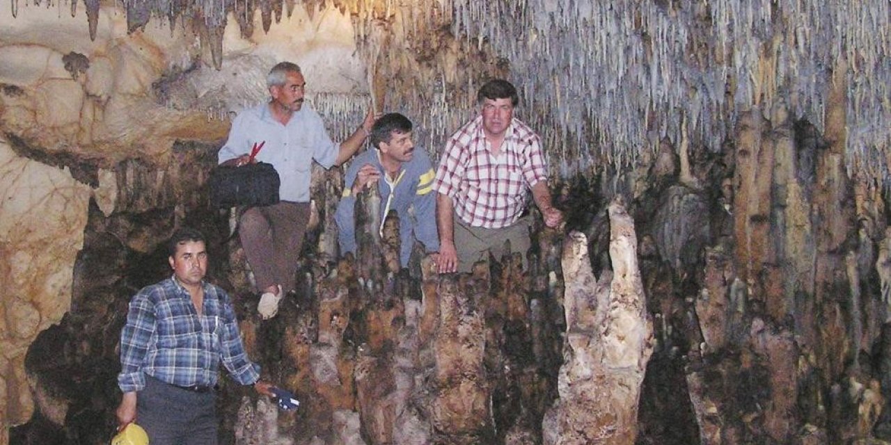 Turizme kazandırılmayı bekleyen asırlık Sırtlanini Mağarası unutulmaya yüz tuttu