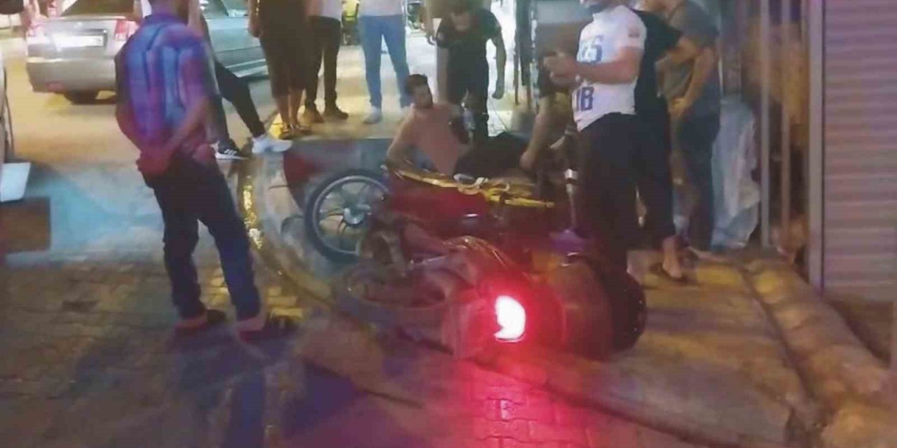 Motosiklet ile otomobil çarpıştı: 1 yaralı