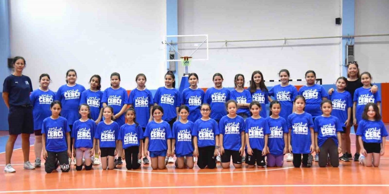 Yunusemre’de yaz spor okulu voleybol kursları başladı