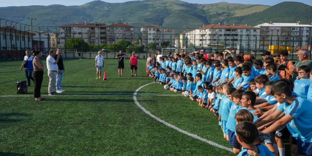 Gemlik Belediyespor yaz okulları yoğun katılımla başladı