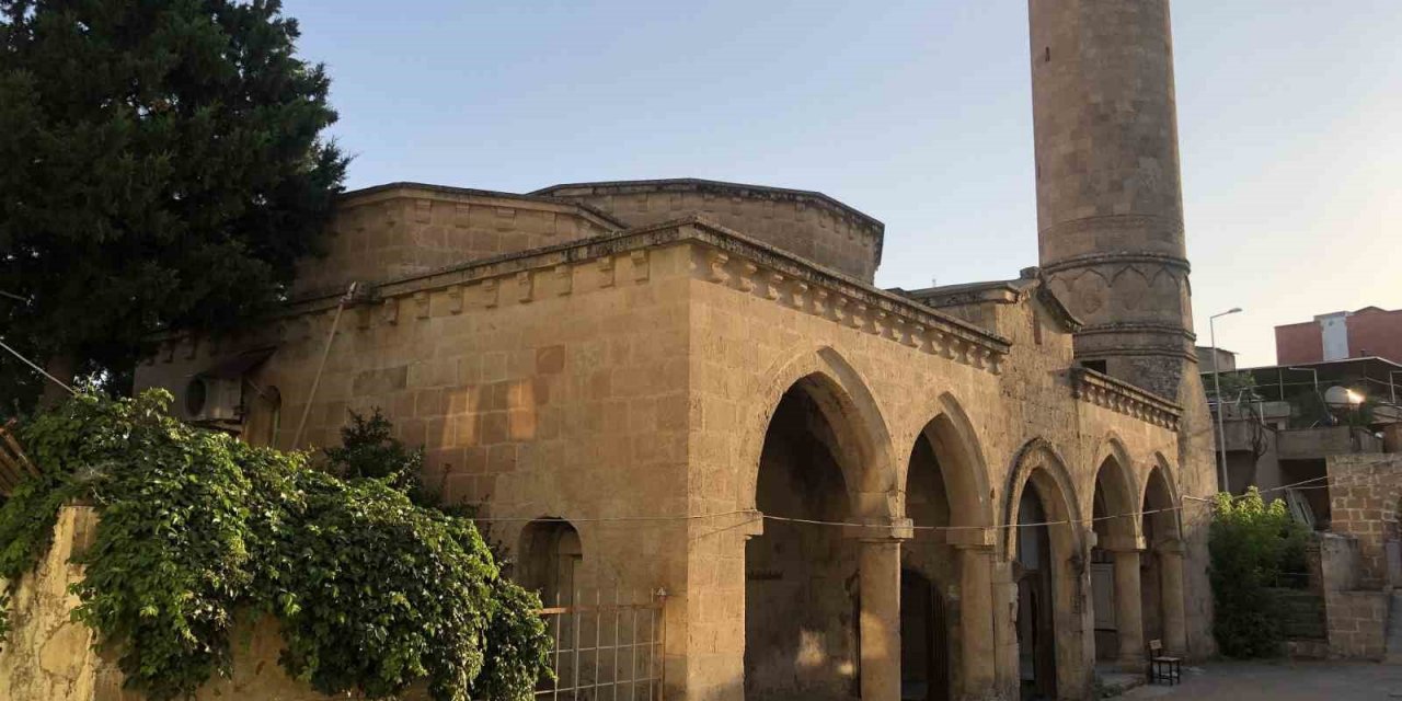 Kozluk’ta 318 yıllık İbrahim Bey Camii depremlere rağmen varlığını koruyor