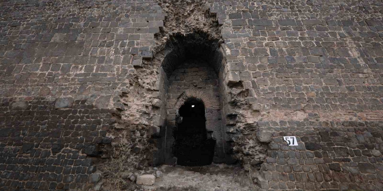 Surlarda diriliş 7. etap restorasyon ihalesi yapıldı