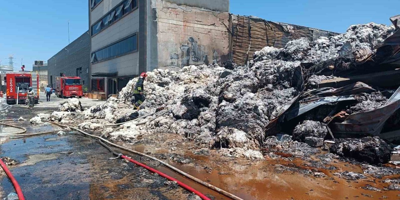 Gaziantep’te yanan fabrikada 35 milyon dolarlık zarar oluştu