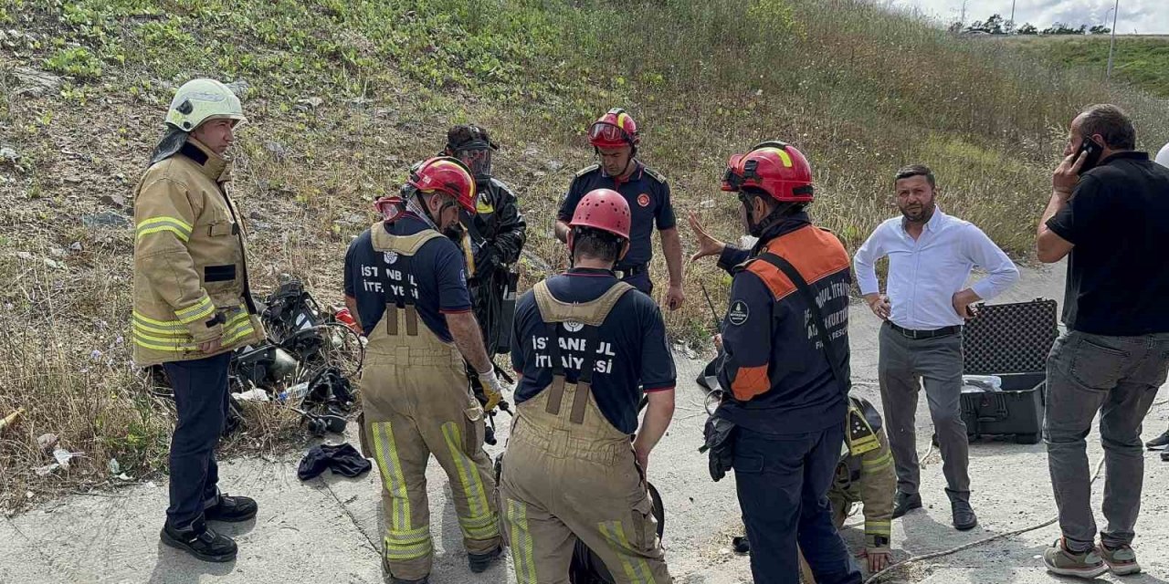 Arnavutköy’de inanılmaz olay: Bir kişi metrelerce derinlikteki yağmur suyu kanalına düştü