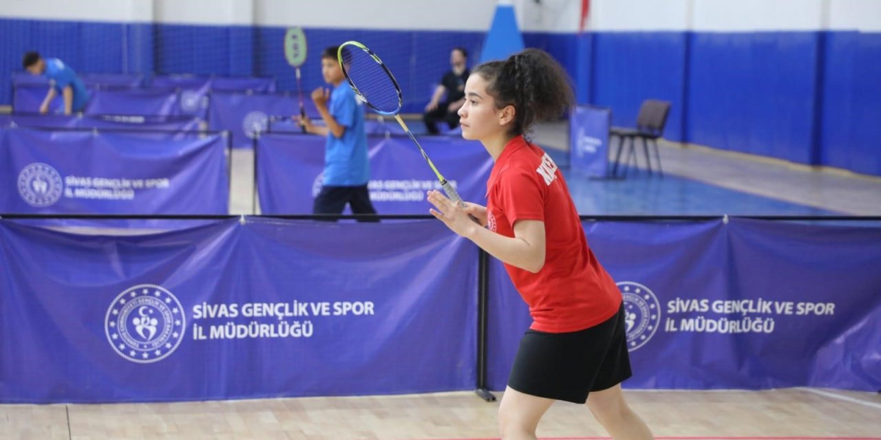 ANALİG badminton grup müsabakaları Sivas’ta başladı