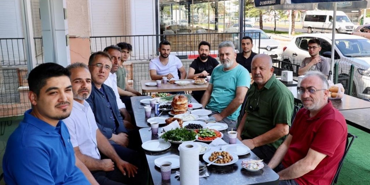 Başkanı Savran esnafları ziyaret etti