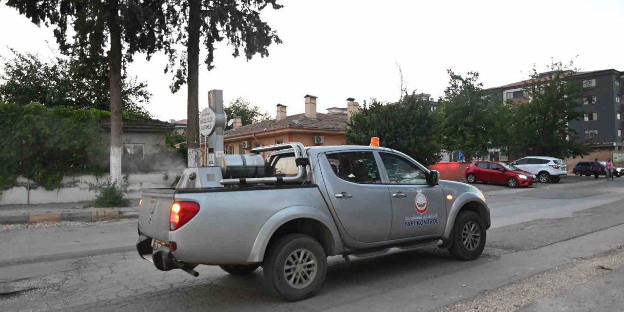 Oğuzeli’nde haşerelere karşı ilaçlamalar yoğunlaştırıldı