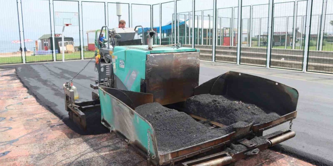 Yalova Belediyesi spor sahalarını yeniliyor