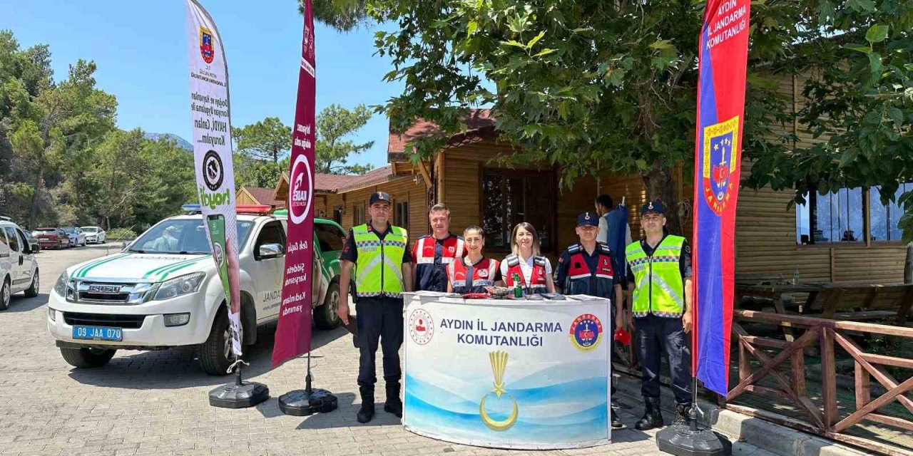 Jandarma ekipleri vatandaşları uyardı