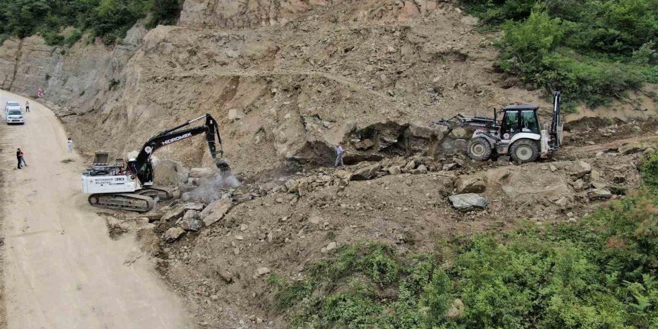 Büyükşehir’den heyelana karşı tahkimat