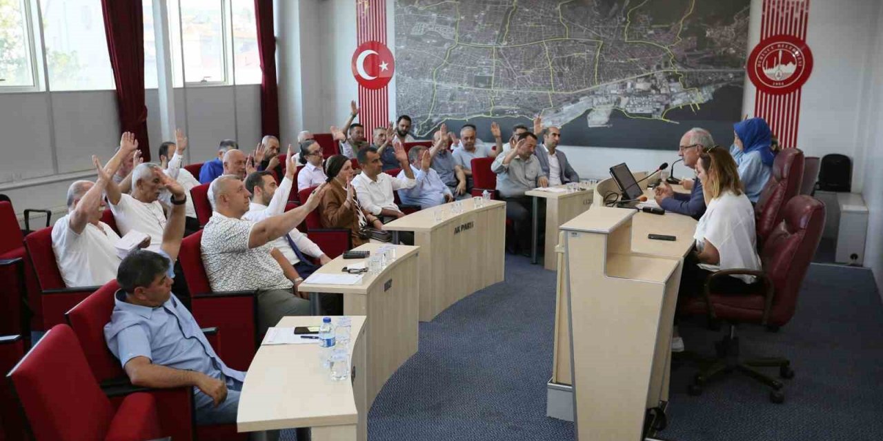 Derince Belediye Meclisi’nden vefa örneği