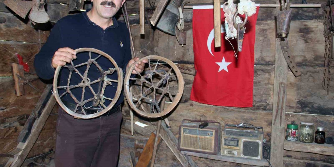 Geçmişi geleceğe taşımak için ata yadigarlarını topladı, serenderi müzeye çevirdi