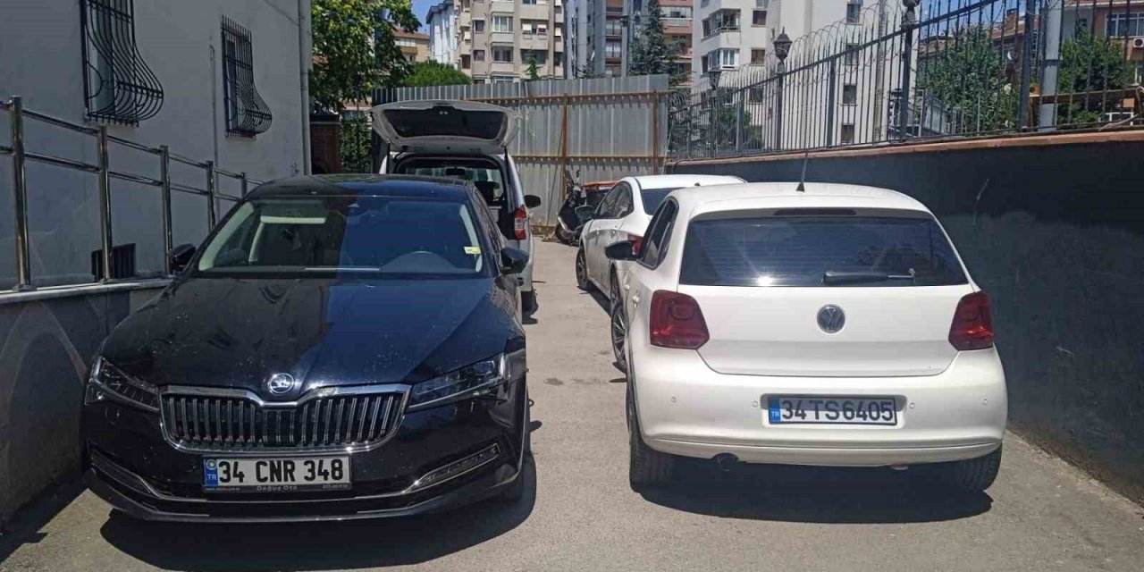 Kadıköy’de trafiği tehlikeye düşüren sürücülere ceza