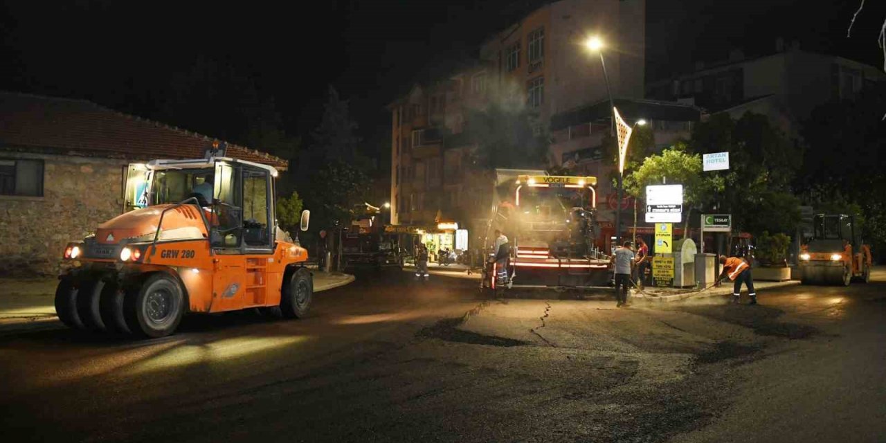 Isparta’da asfalt çalışmalarına esnaf ayarı
