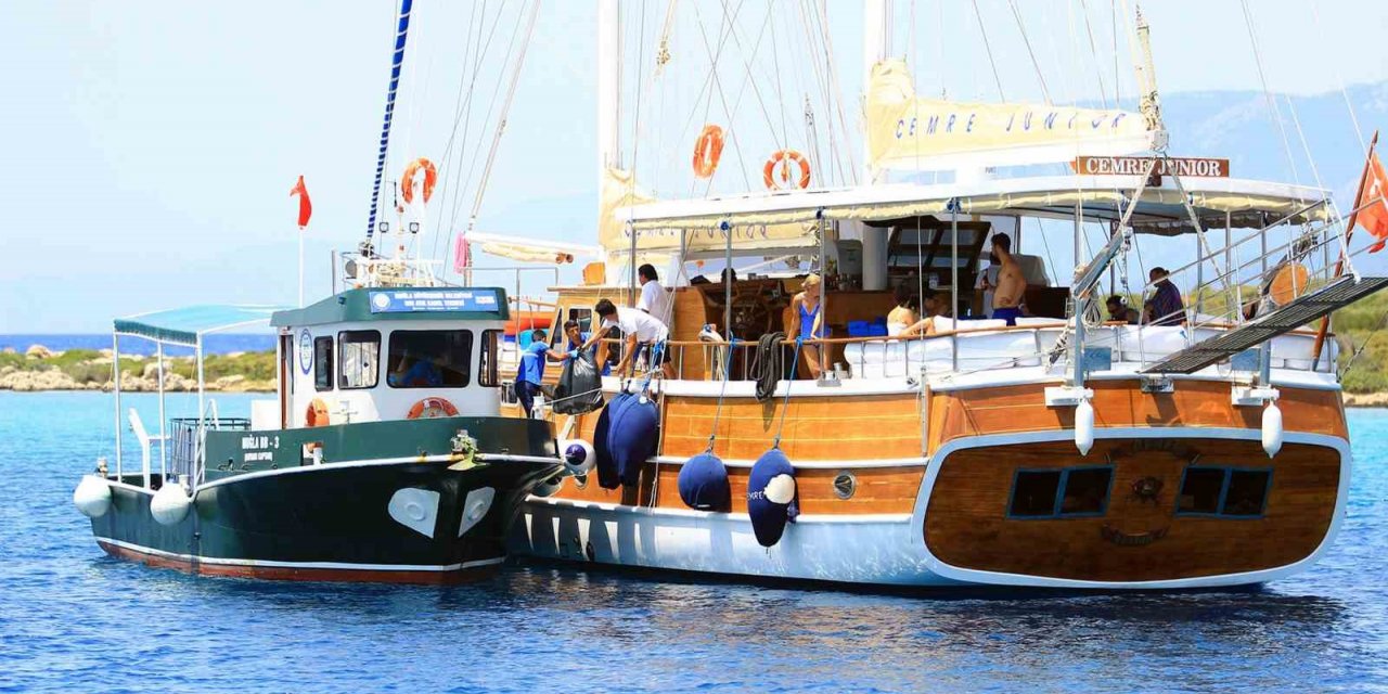 Denizlerden 9 günde 250 bin litre pis su toplandı