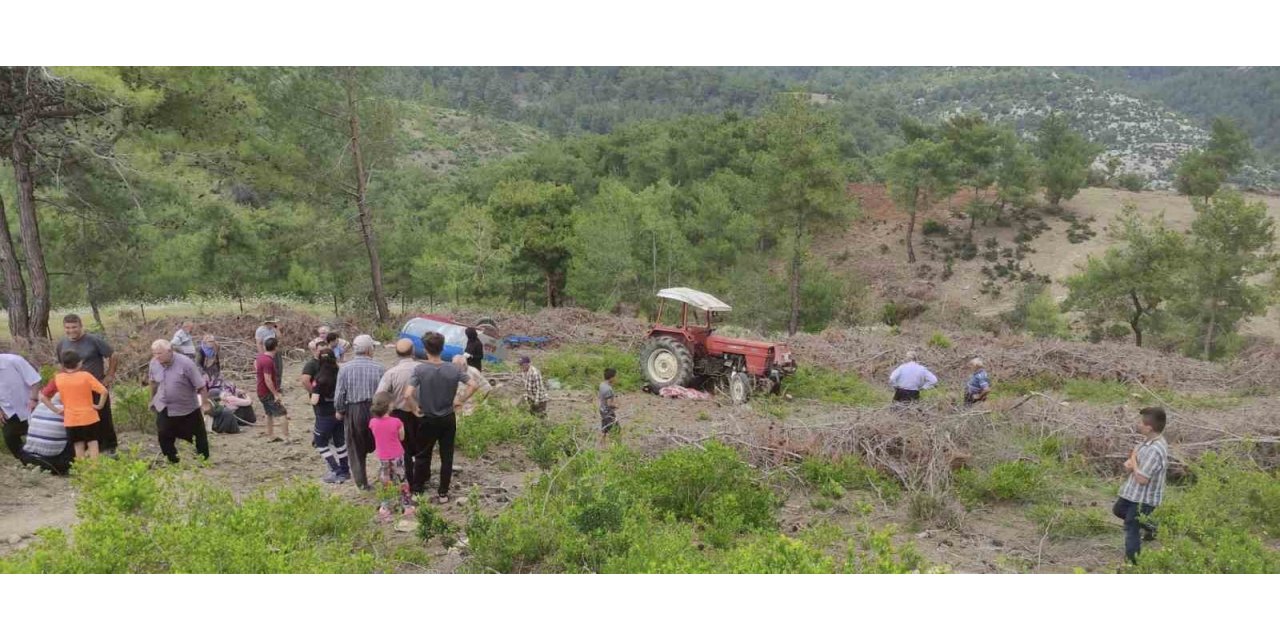 Traktör devrildi, sürücü hayatını kaybetti