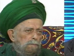 Nakşibendi şeyhi canlı yayında küfürü bastı!  VİDEO