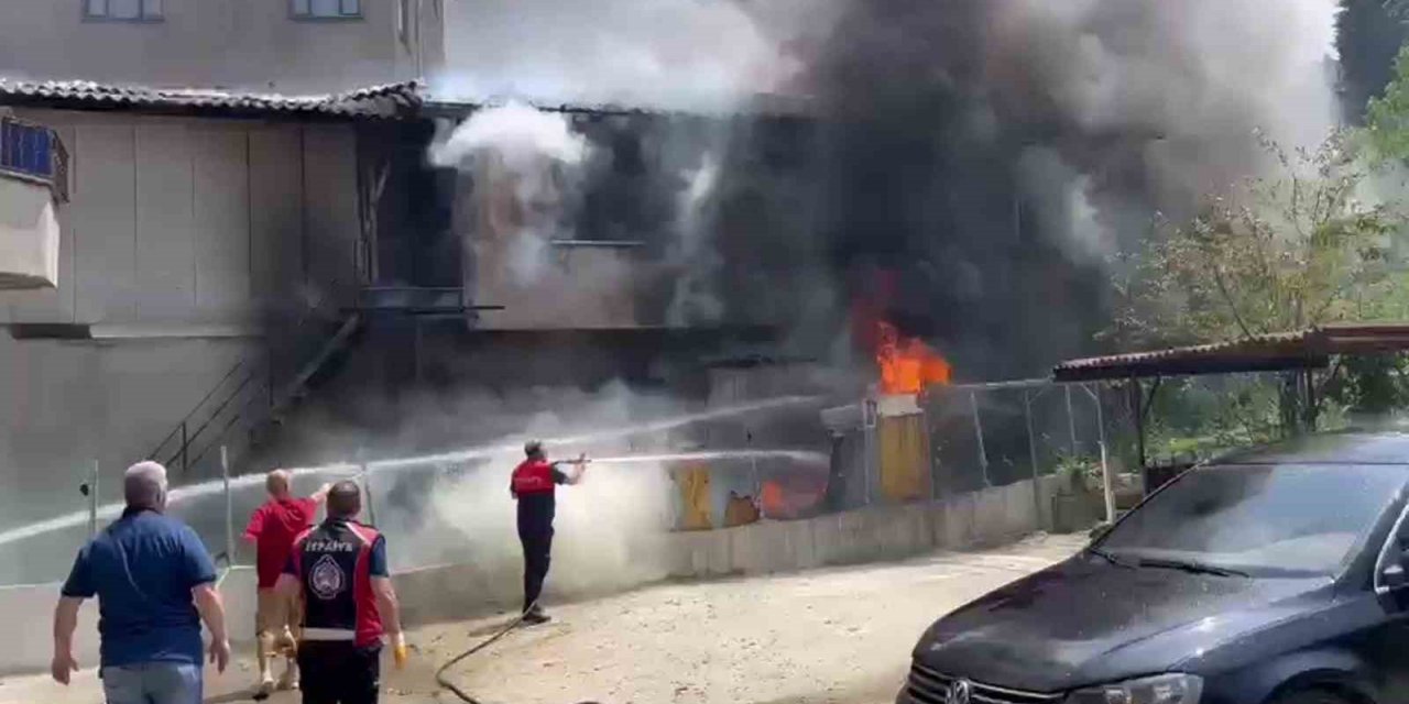 İkinci el satış yapan işyerinde yangın paniği