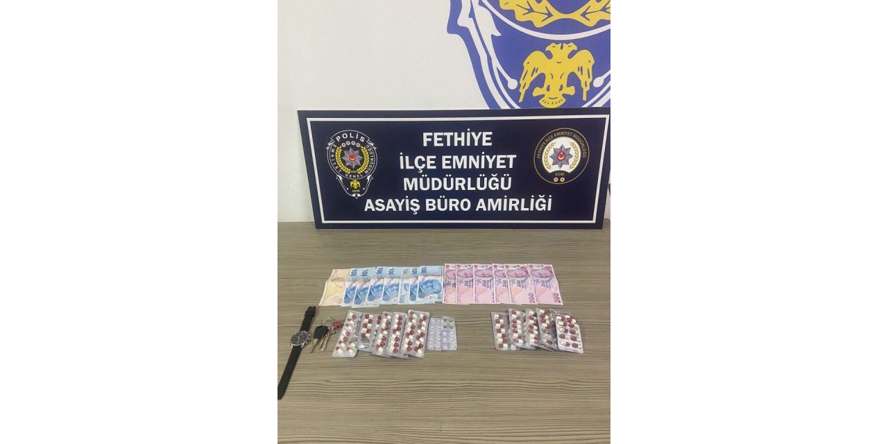 Fethiye’de önce gasp ettiler sonra uyuşturucu madde ile yakalandılar