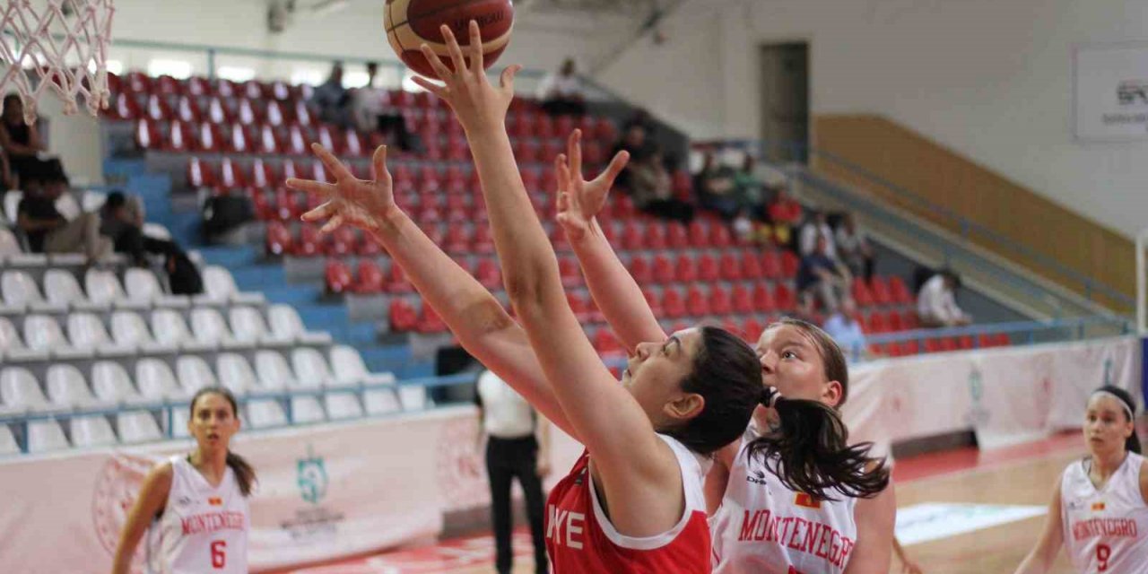 Hazırlık maçı: U20 Kadın Basketbol Milli Takımı: 63 - Karadağ: 73