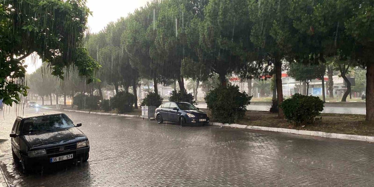 Aydın’da sağanak yağış etkili oldu