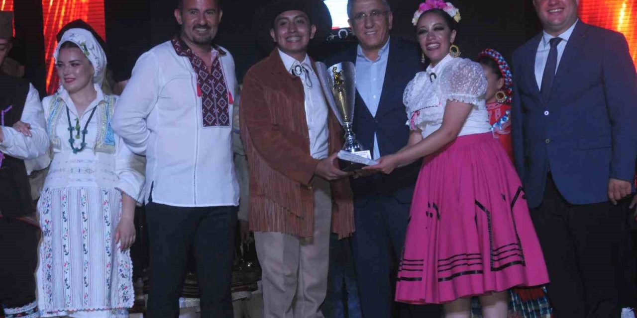 Altın Karanfil Halk Dansları Yarışması’nı Meksika kazandı