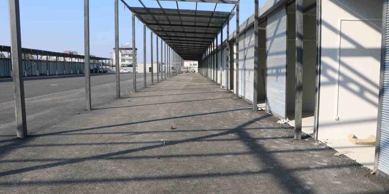 Depremin vurduğu Hatay’a yeni sebze hali 53 günde inşa edildi