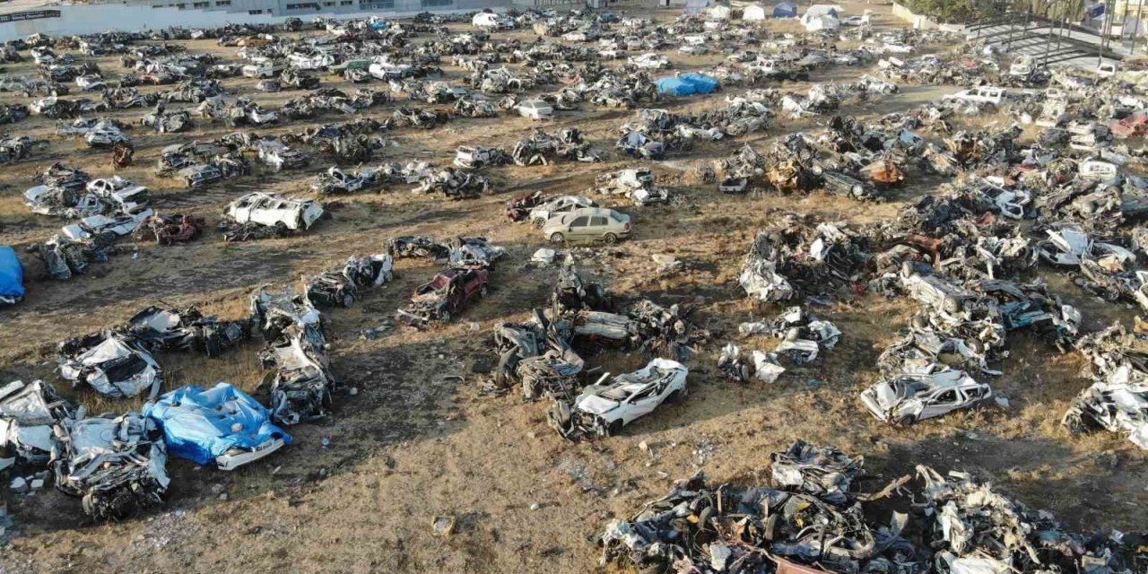 Enkazdan çıkarılan araçların akıbeti belli oldu