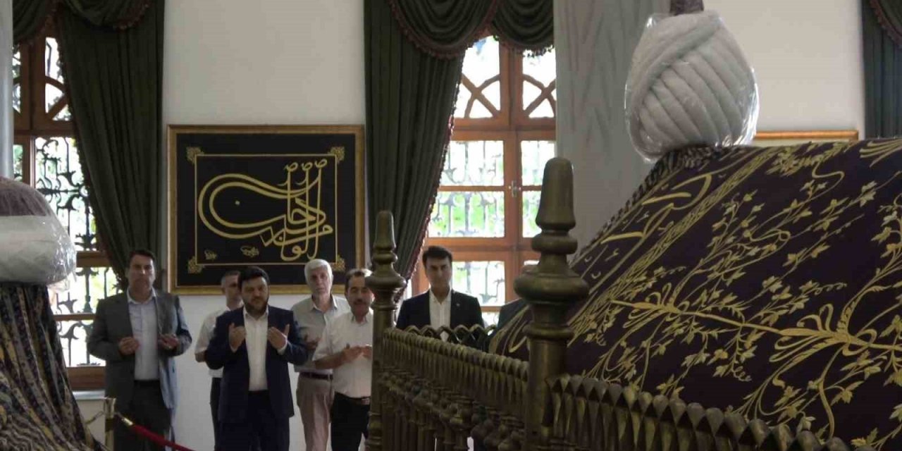 Şehit padişah Bursa’daki kabri başında anıldı