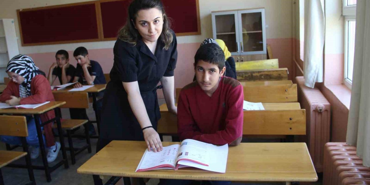 LGS öğretmenlerin başarısını da ortaya çıkardı: O ilçe başarı geleneğini bozmadı